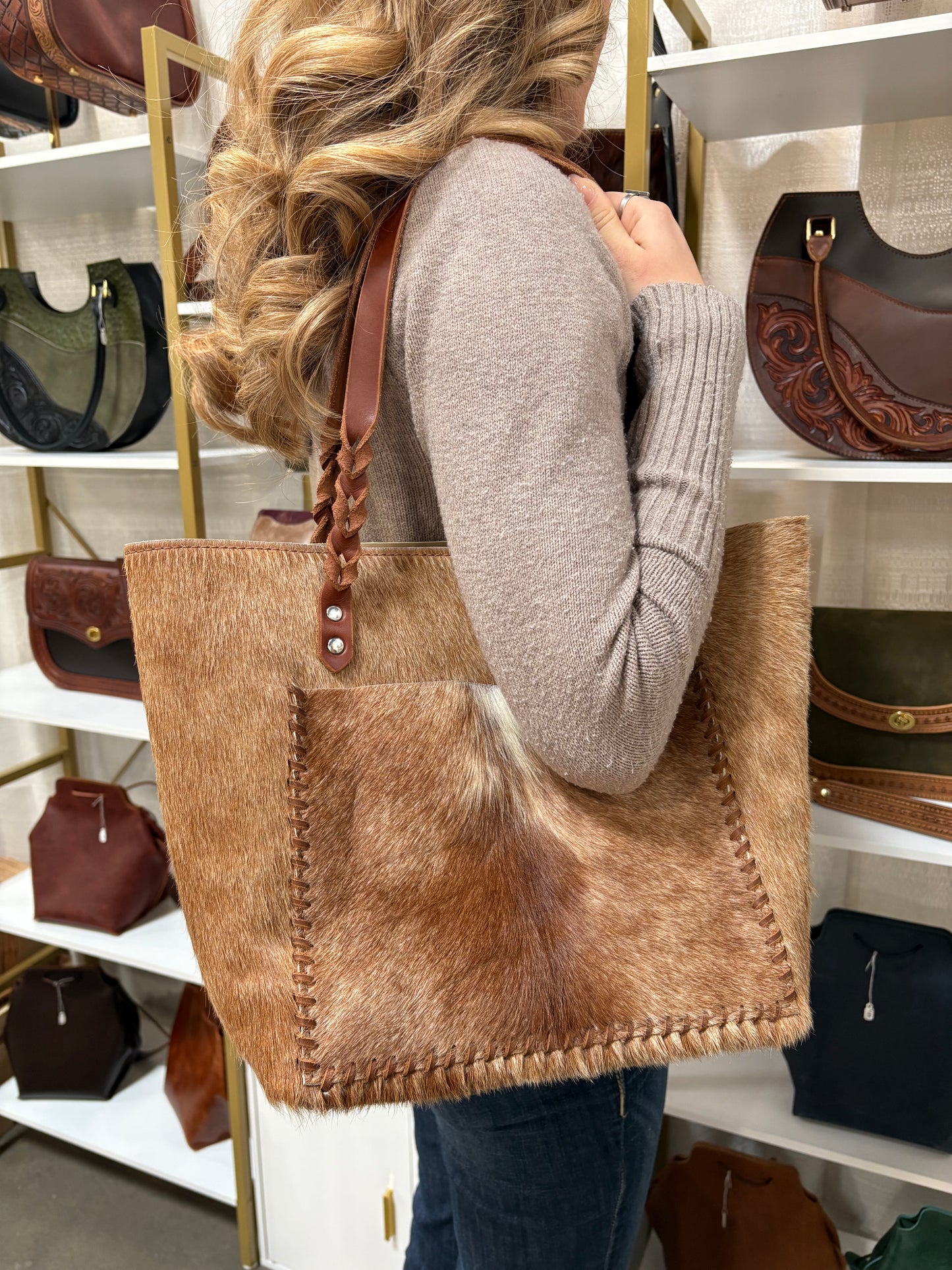 Cowhide Tote - Warm Sand