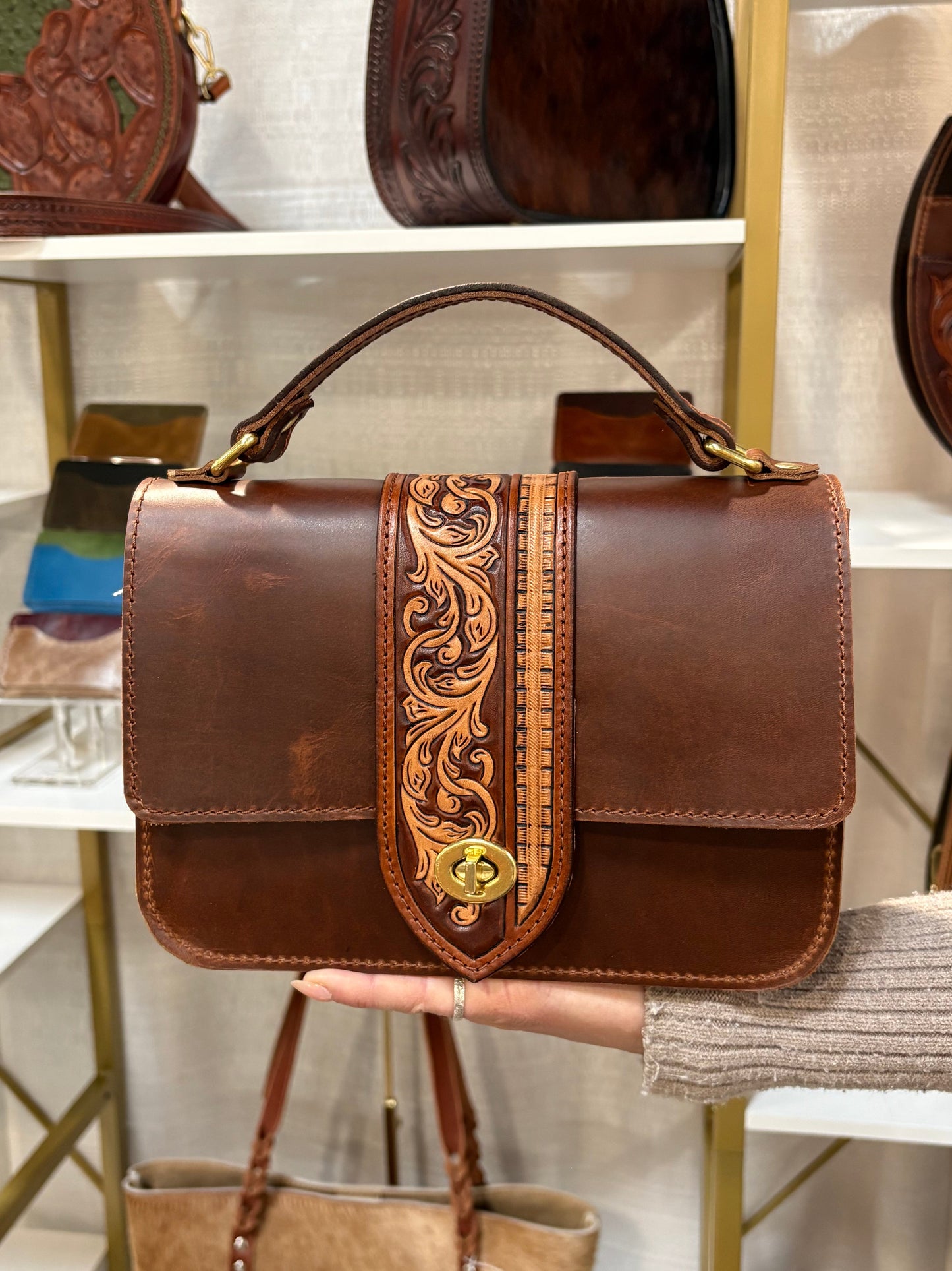 The Artesia - Caramel Tricolor Scrollwork